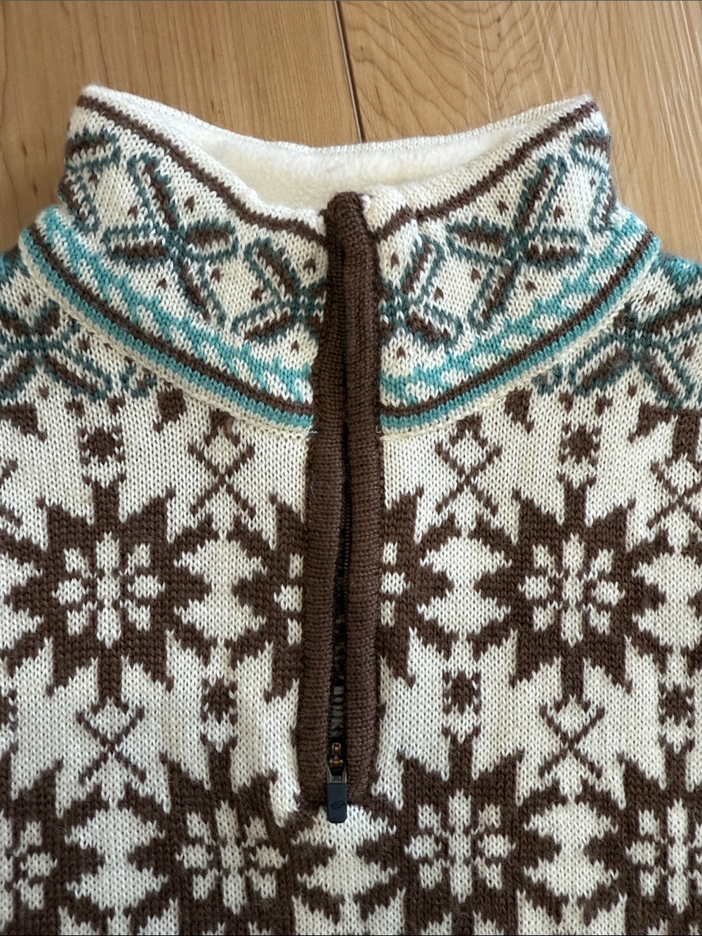 Obermeyer 1/4 zip Cowl Neck Sweater in White, Brown & Teal - Picture 3 of 10